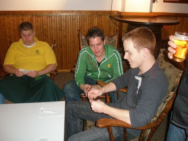 Borrel zonder naam