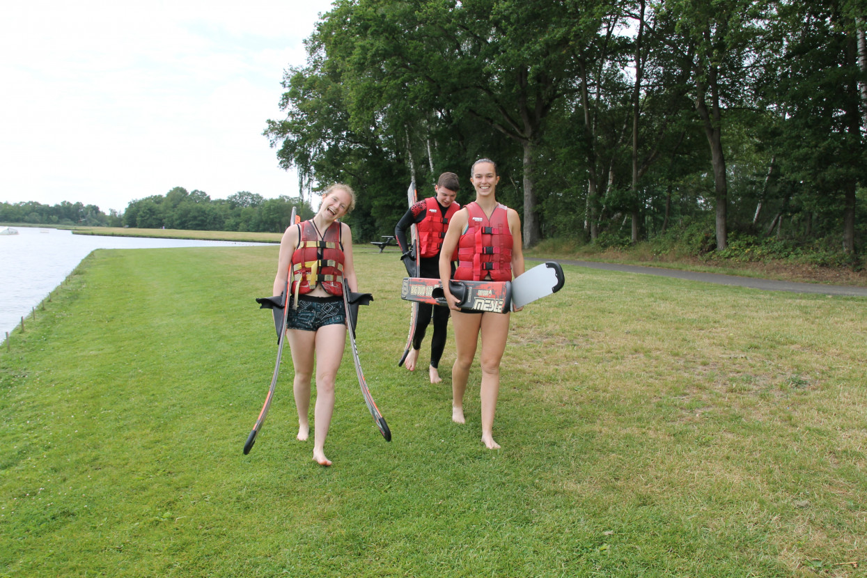 Waterskiing