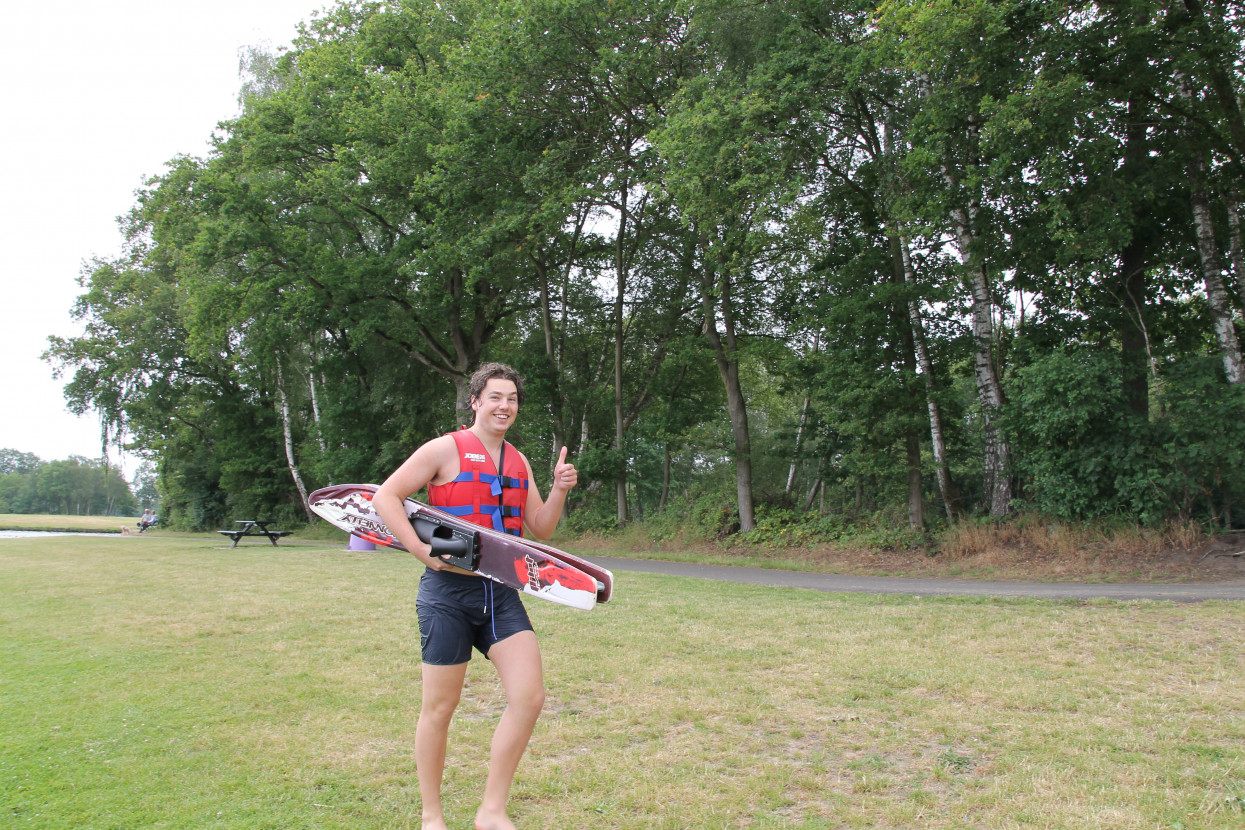 Waterskiing