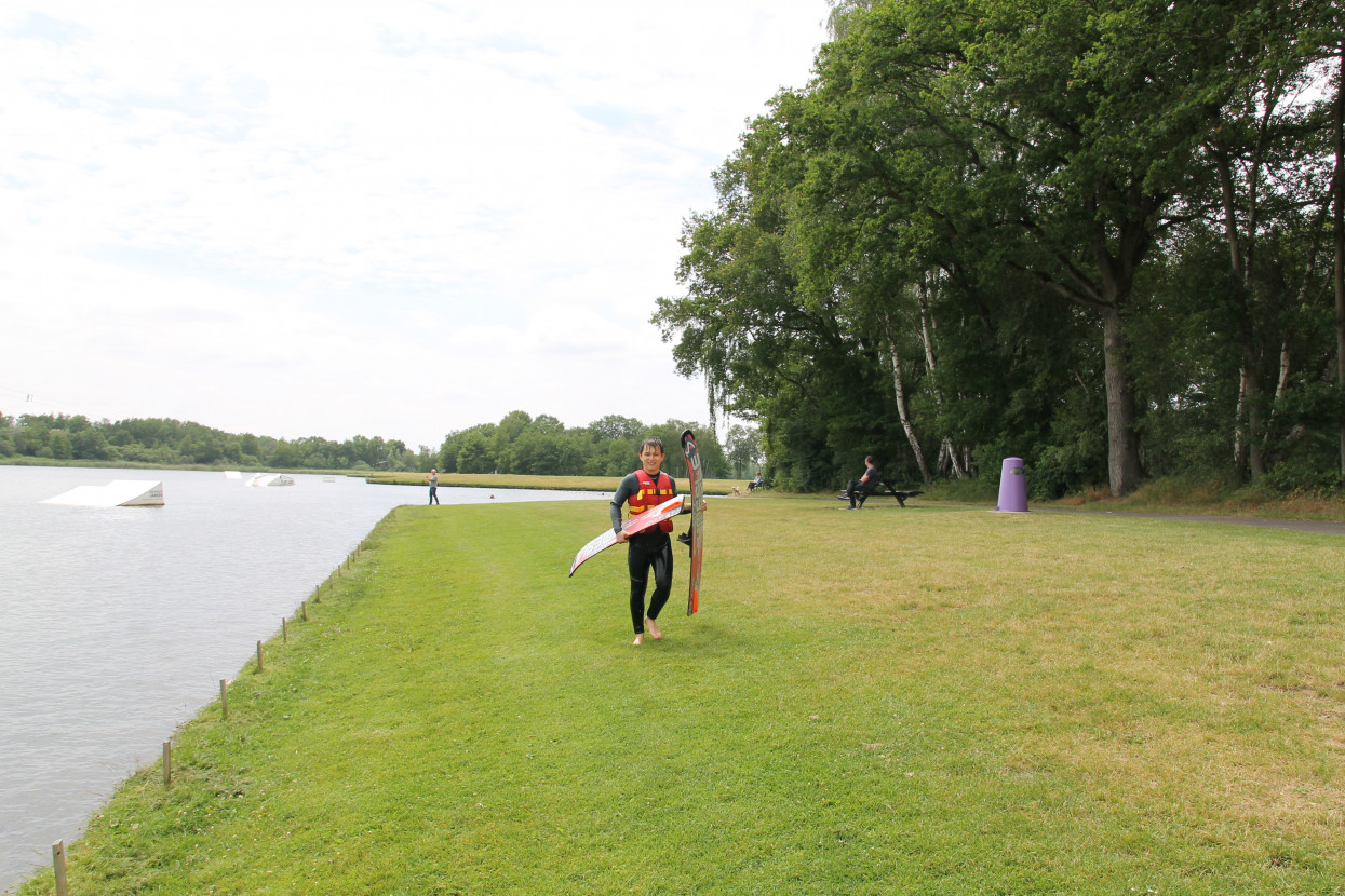 Waterskiing