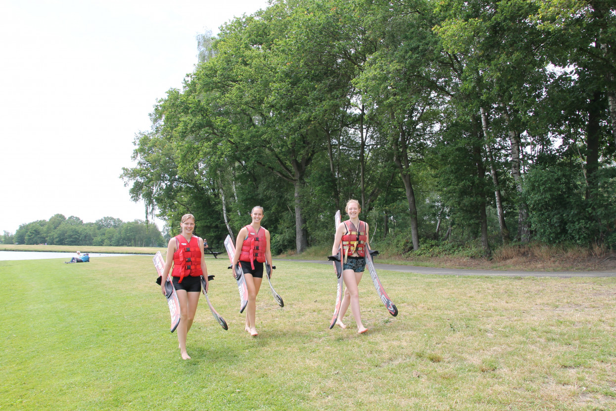 Waterskiing