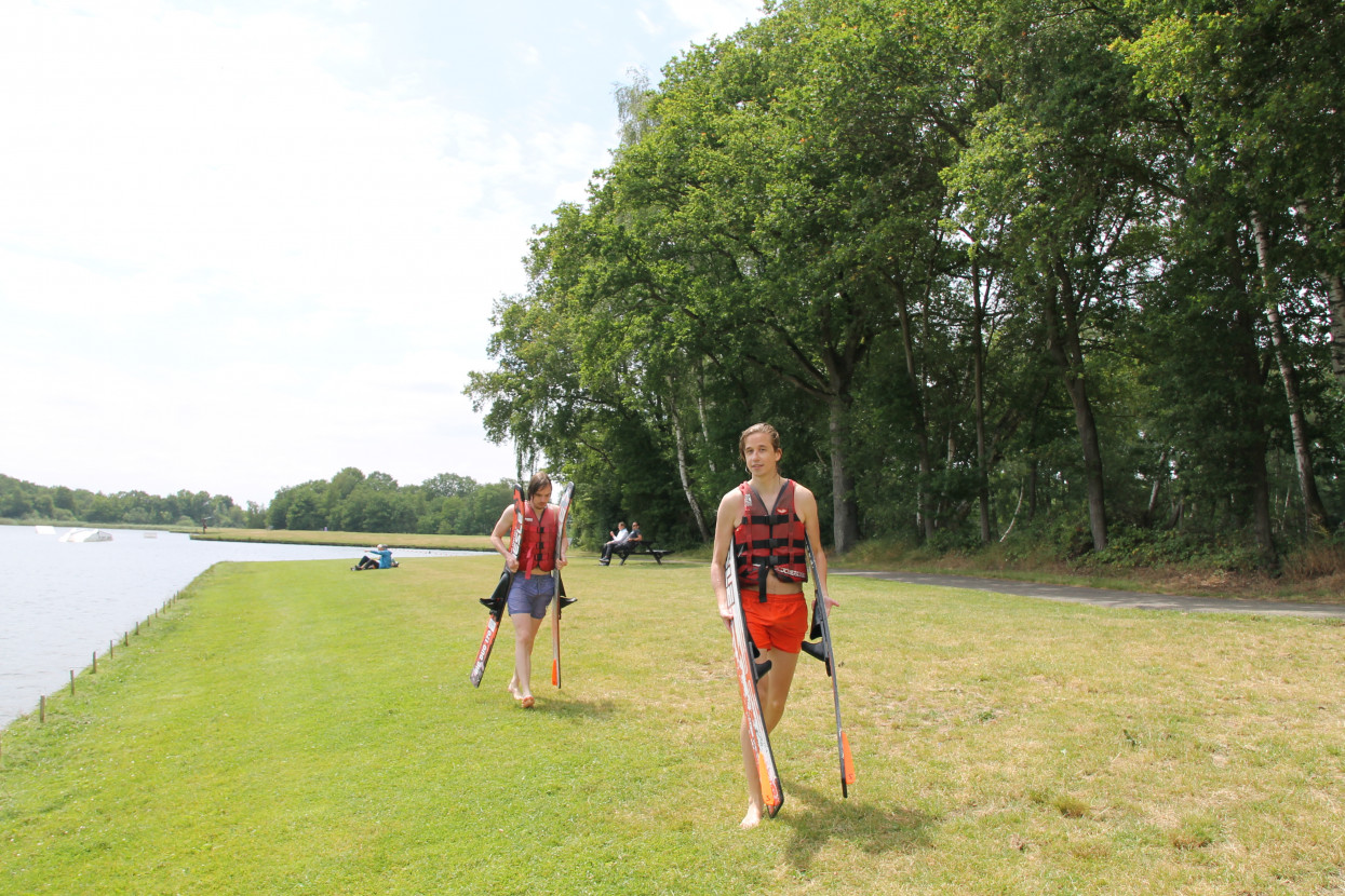 Waterskiing