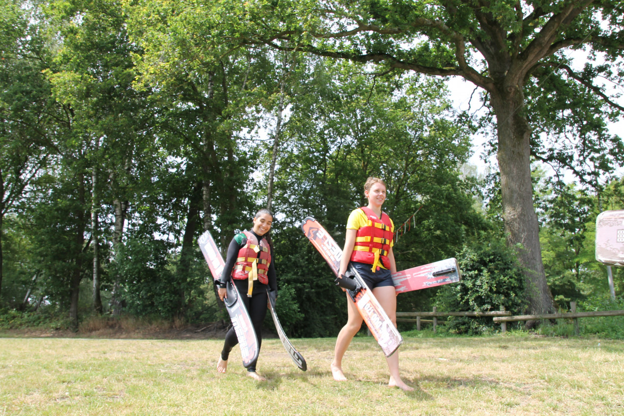 Waterskiing