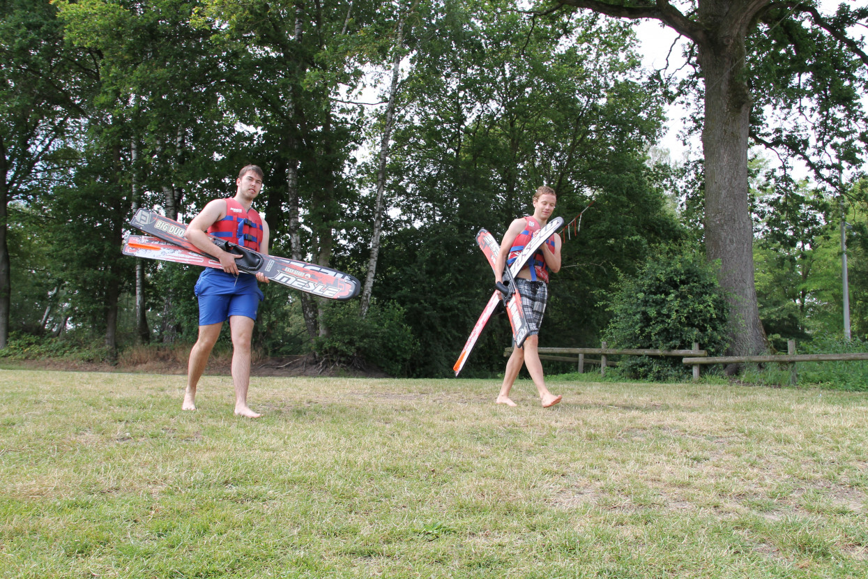 Waterskiing