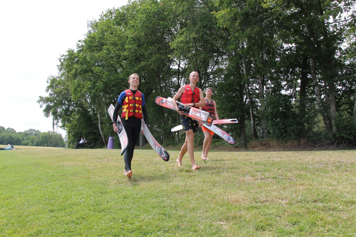 Waterskiing