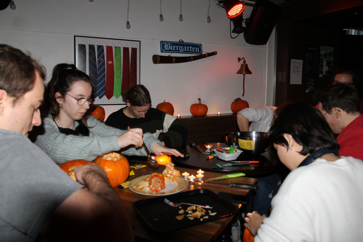 Pumpkin Carving (with dinner)