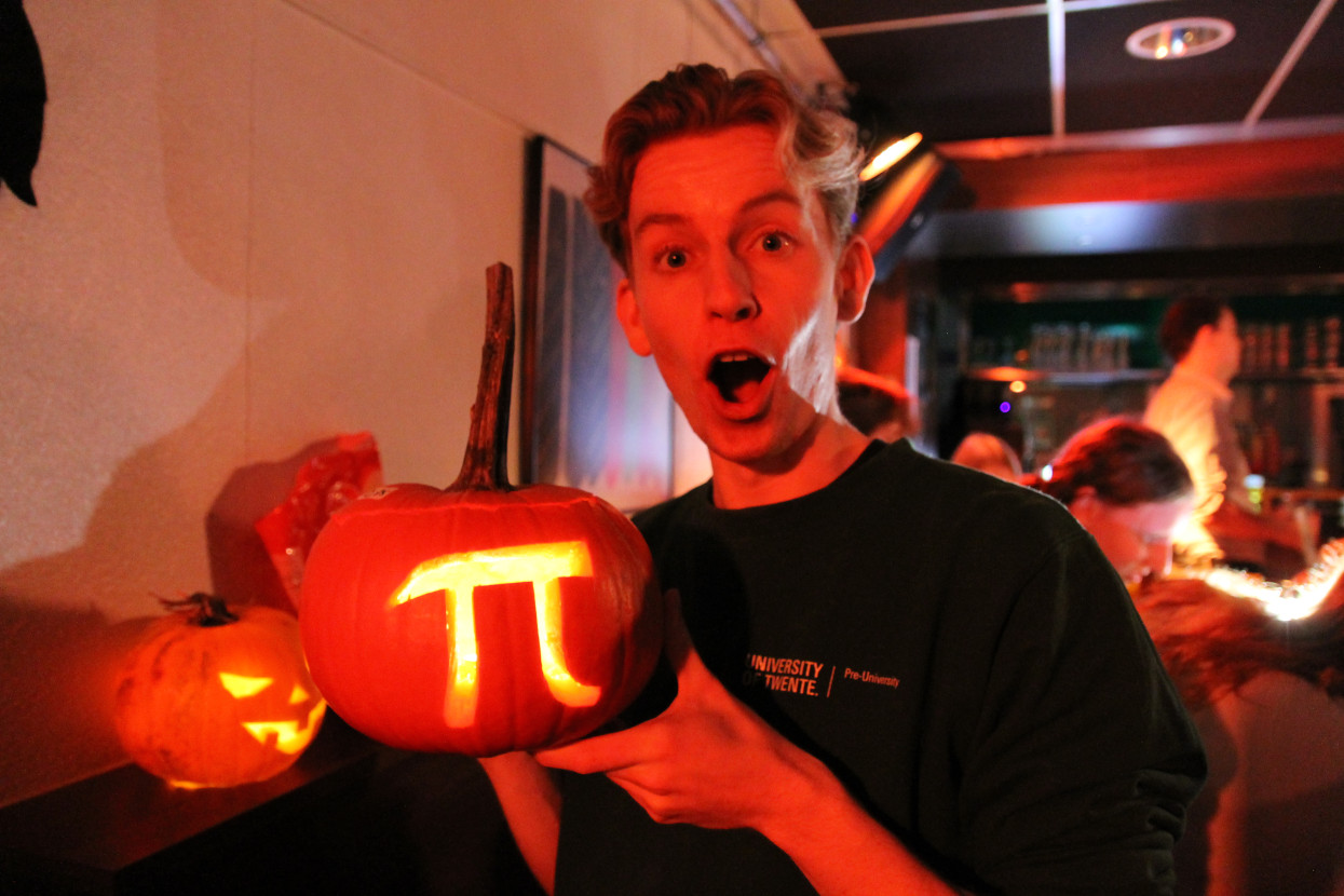 Pumpkin Carving (with dinner)