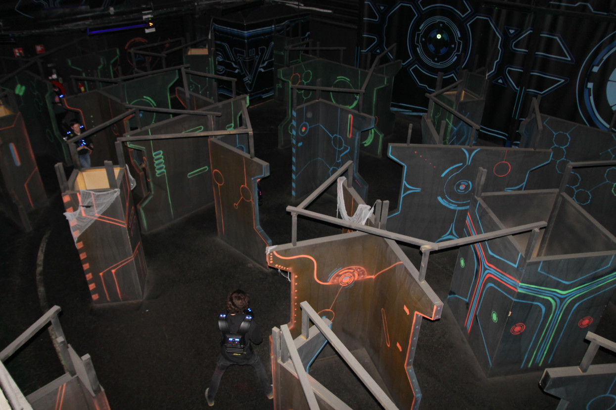 Laser gaming with YER [INCLUDING PIZZA]