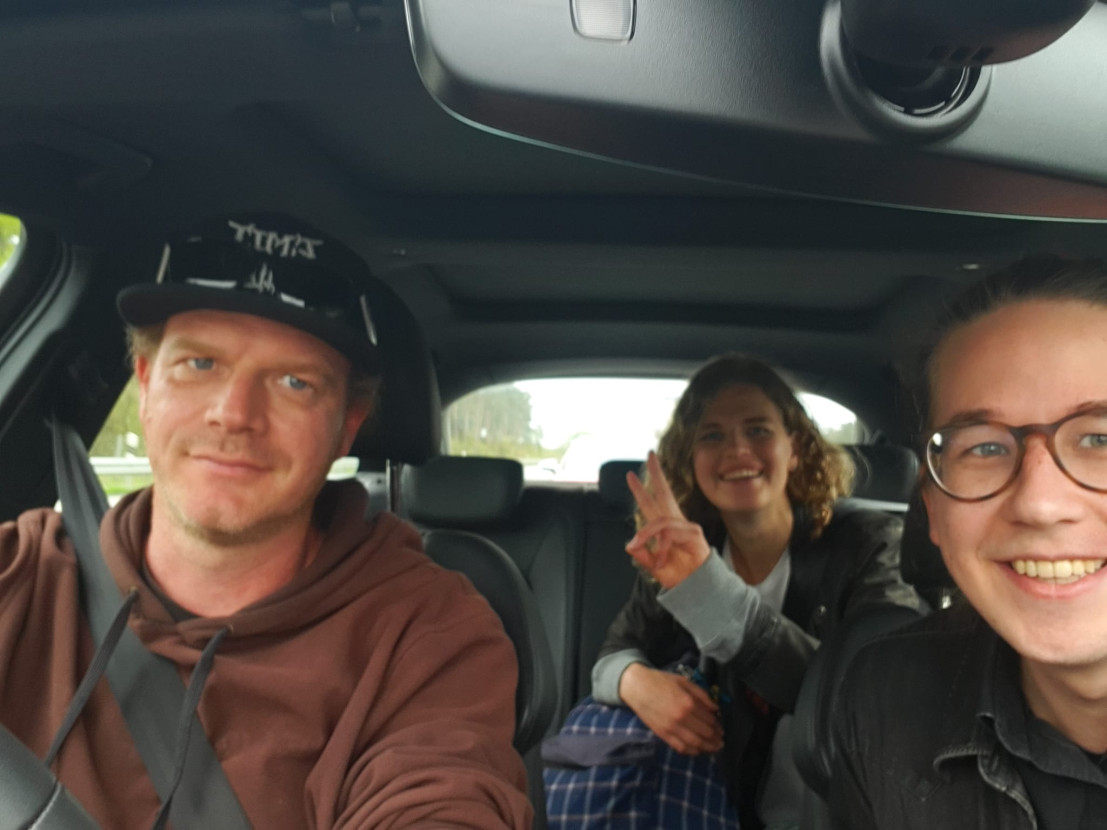 Hitch-hiking competition