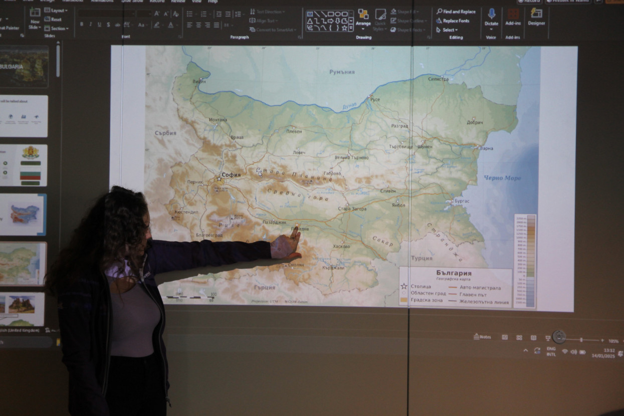 Cultural talk Eva Yaneva