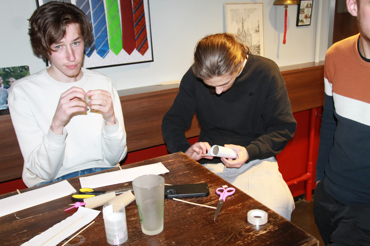 Airplane Building Competition
