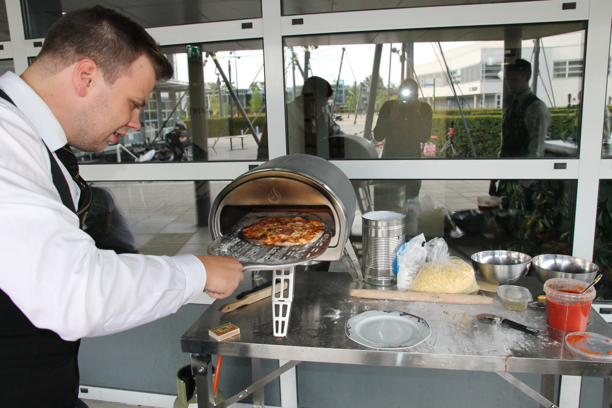 Marco Bonding: Pizza baking & Swingo!