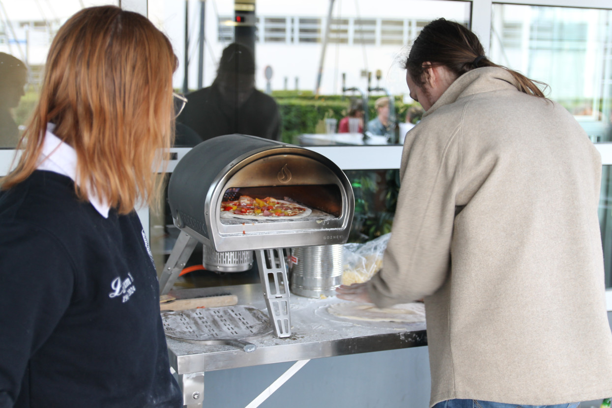 Marco Bonding: Pizza baking & Swingo!