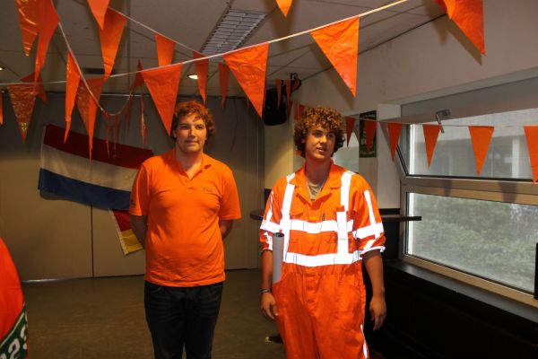 EK-borrel en voetbal kijken