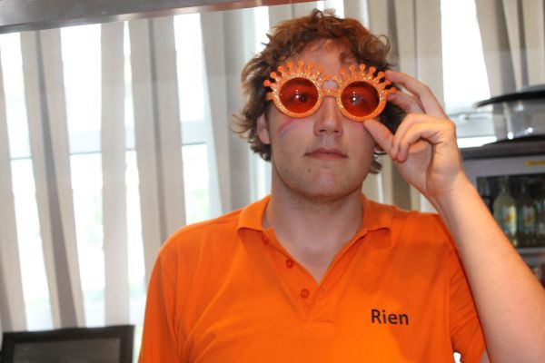 EK-borrel en voetbal kijken