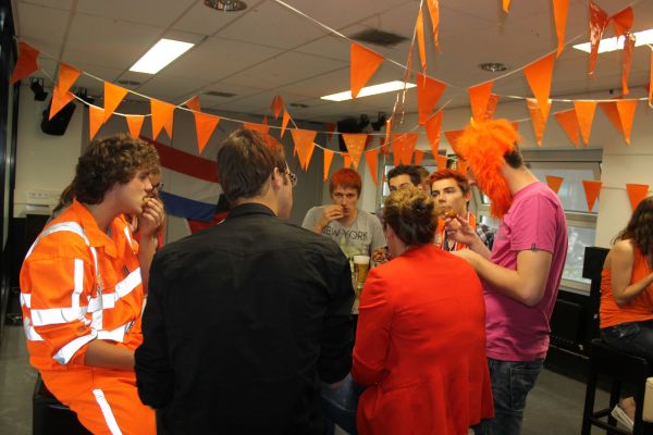 EK-borrel en voetbal kijken