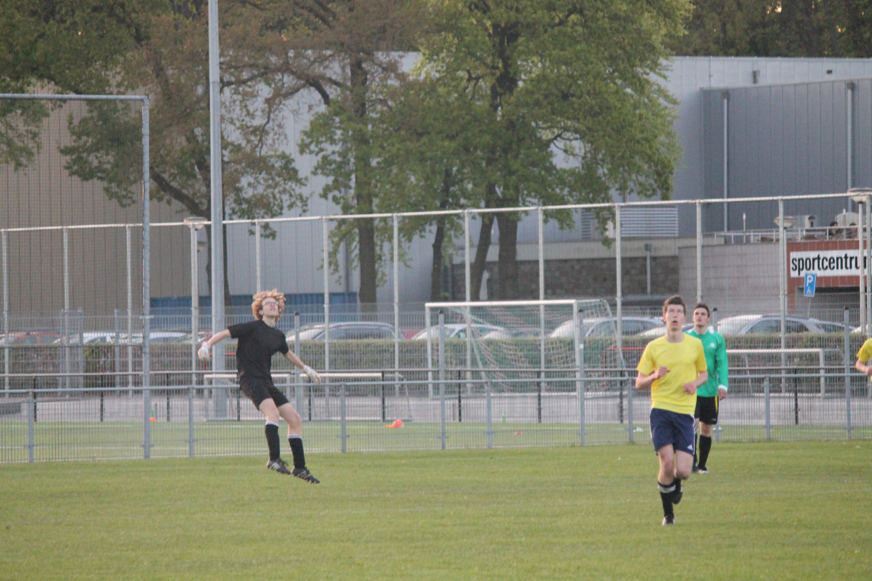 StAf-match against Newton