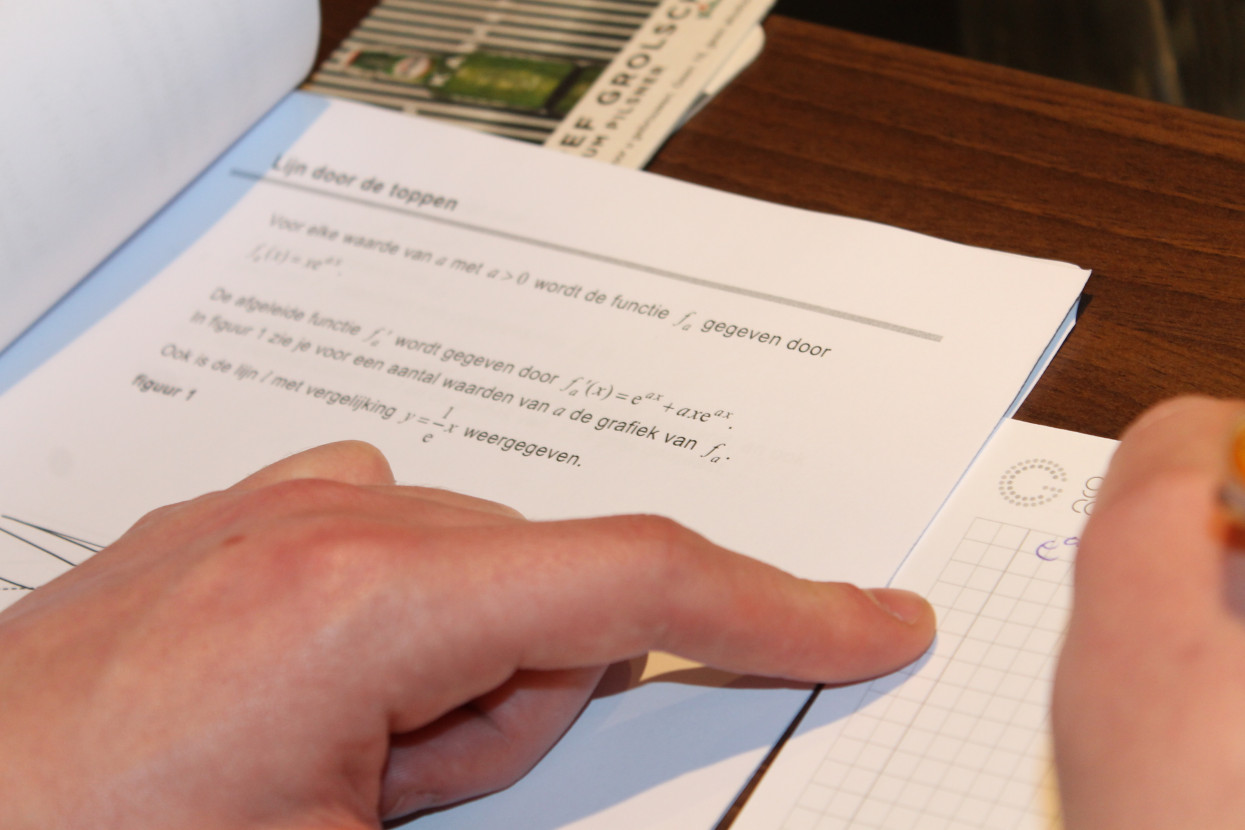 'Wat is het fijn om geen scholier meer te zijn' borrel
