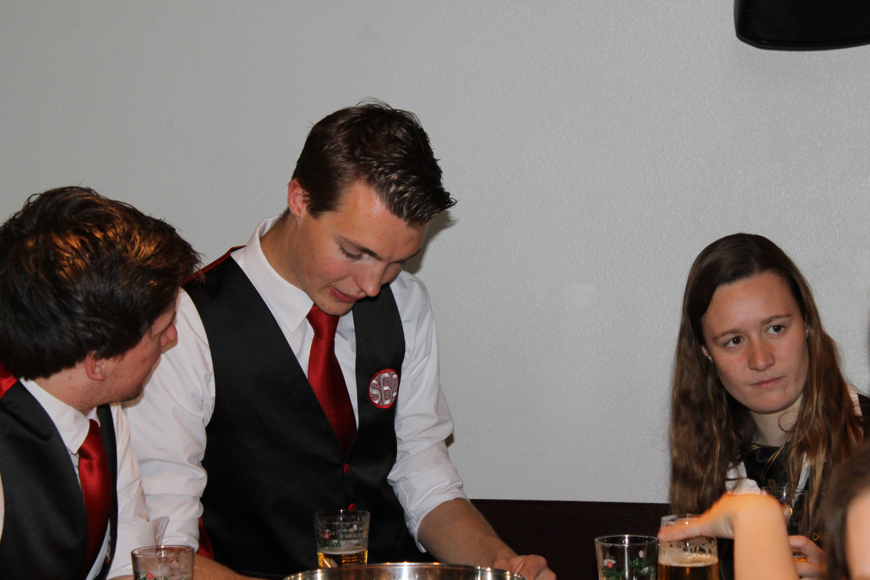 'Wat is het fijn om geen scholier meer te zijn' borrel
