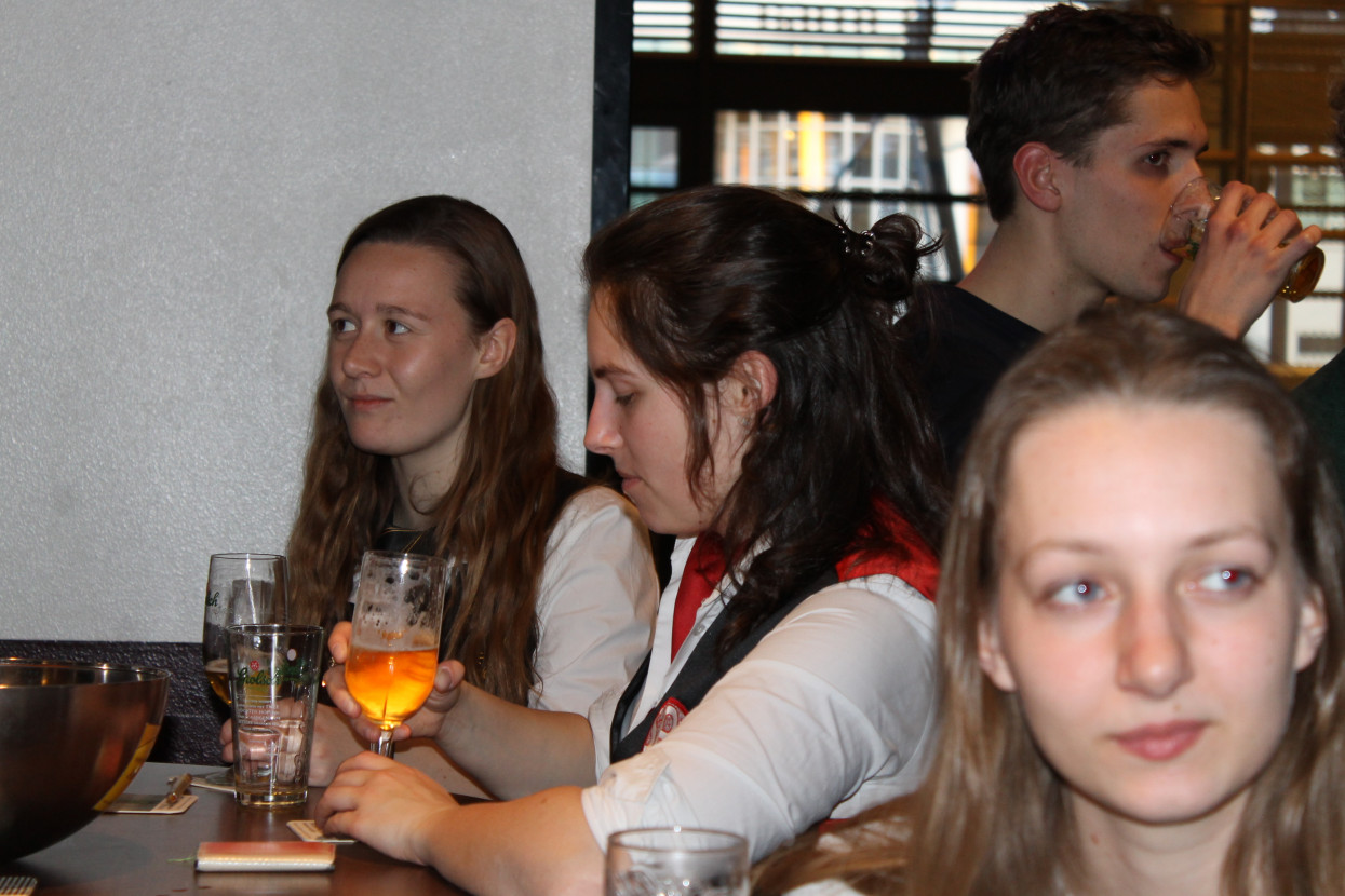 'Wat is het fijn om geen scholier meer te zijn' borrel