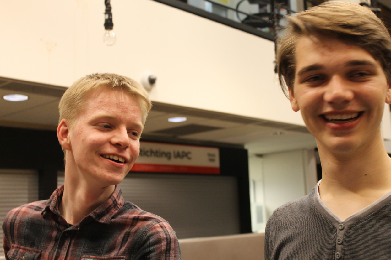 'Wat is het fijn om geen scholier meer te zijn' borrel