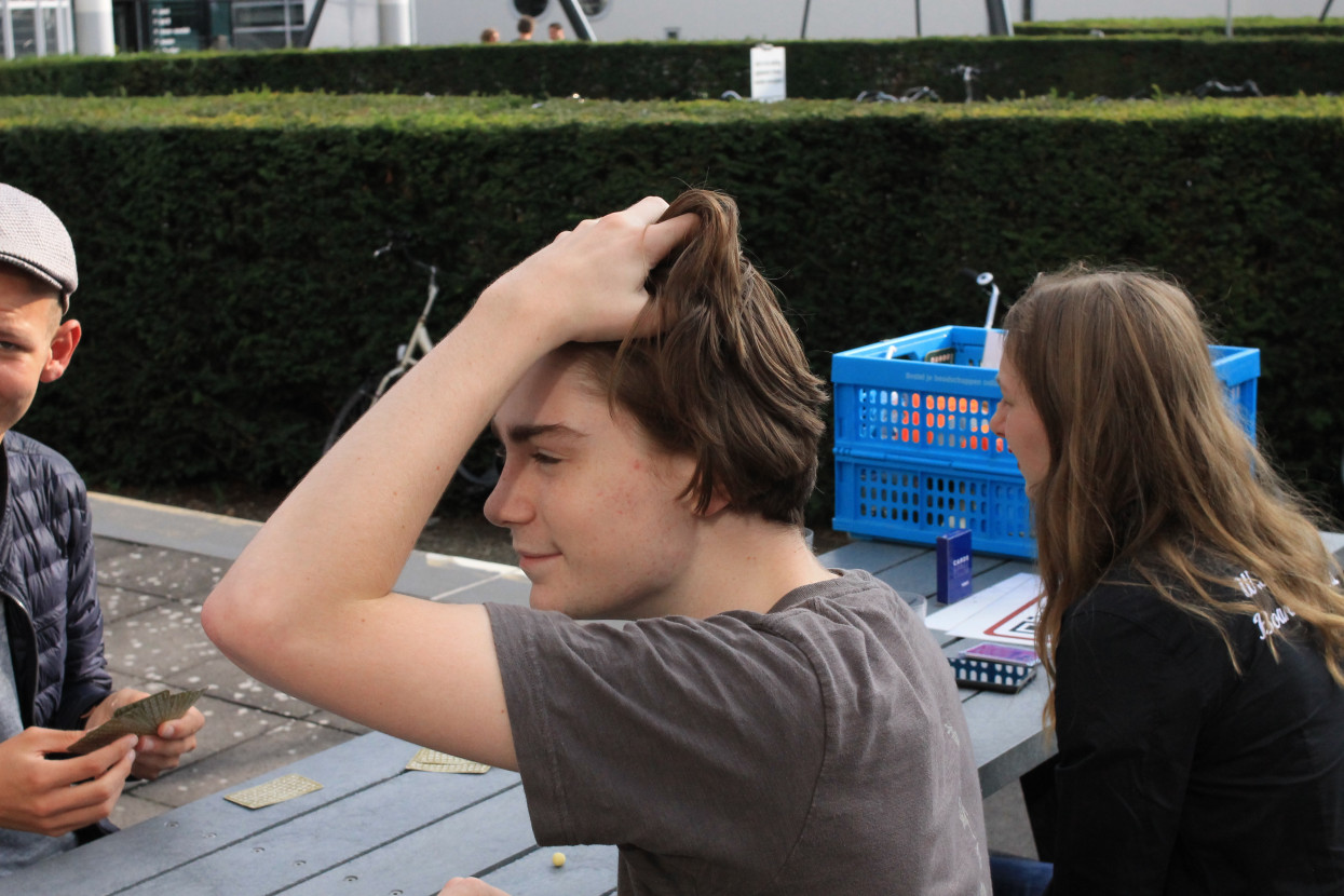 'Raad het volkslied'-borrel