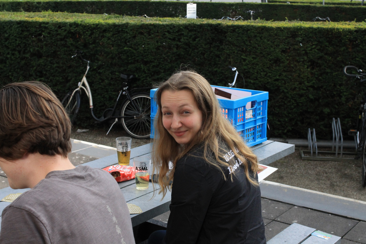 'Raad het volkslied'-borrel