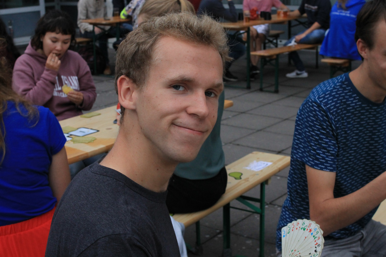 'Raad het volkslied'-borrel