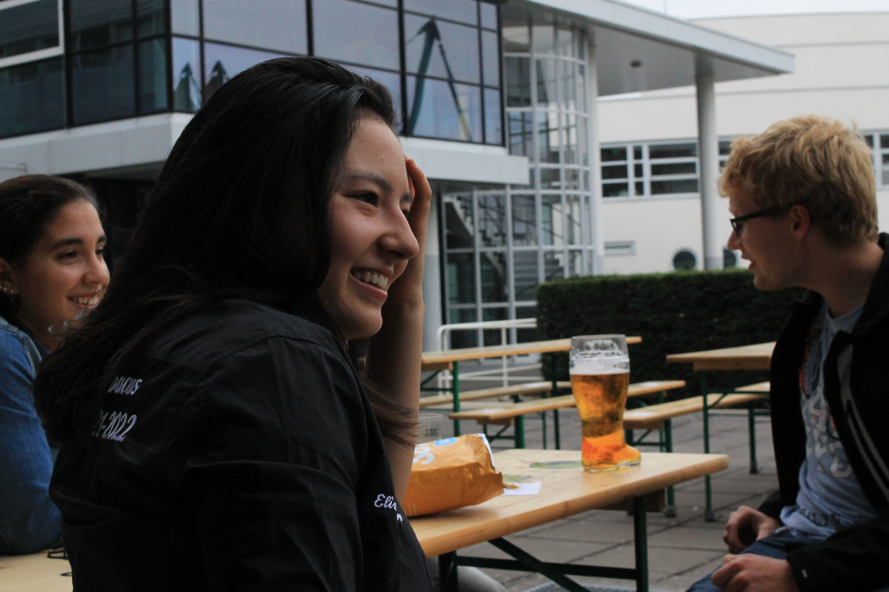 'Raad het volkslied'-borrel