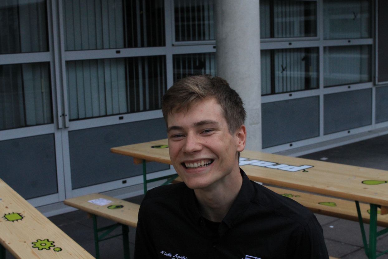 'Raad het volkslied'-borrel