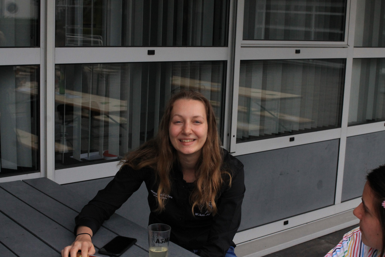 'Raad het volkslied'-borrel