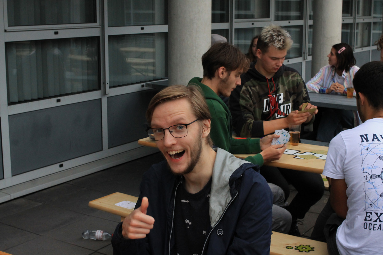 'Raad het volkslied'-borrel