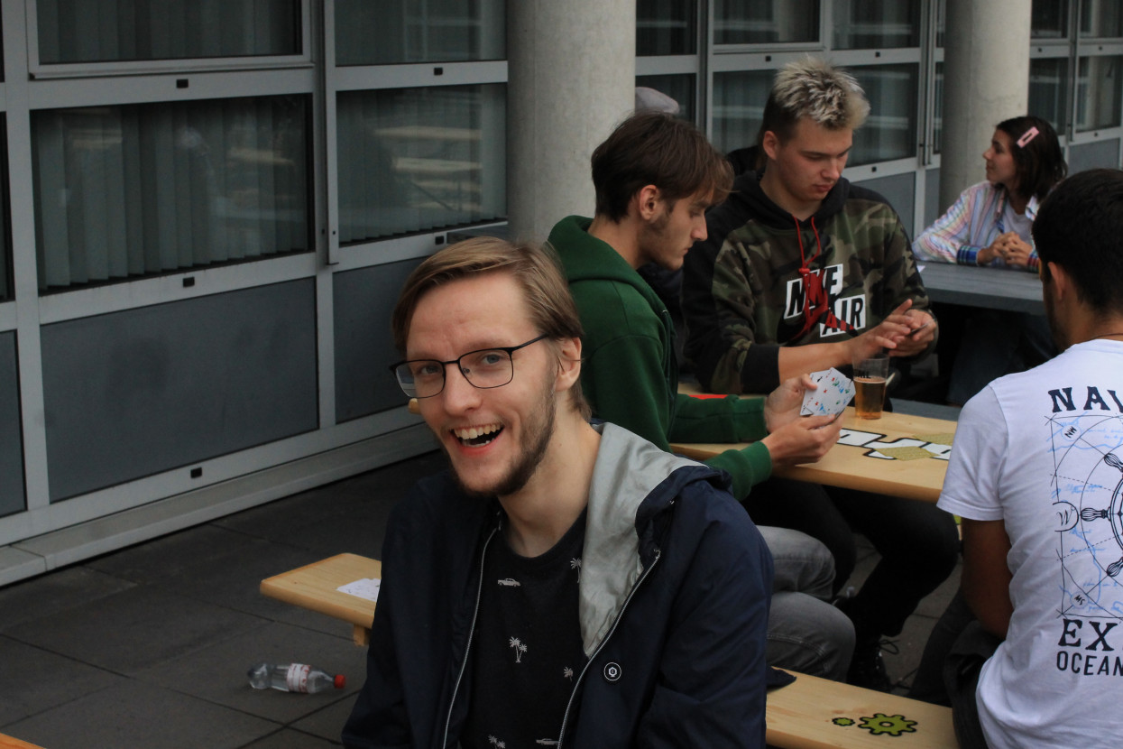'Raad het volkslied'-borrel