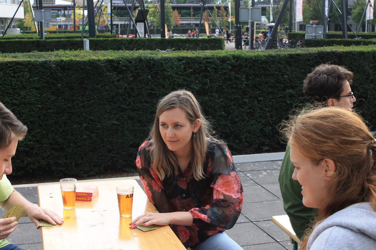 'Raad het volkslied'-borrel