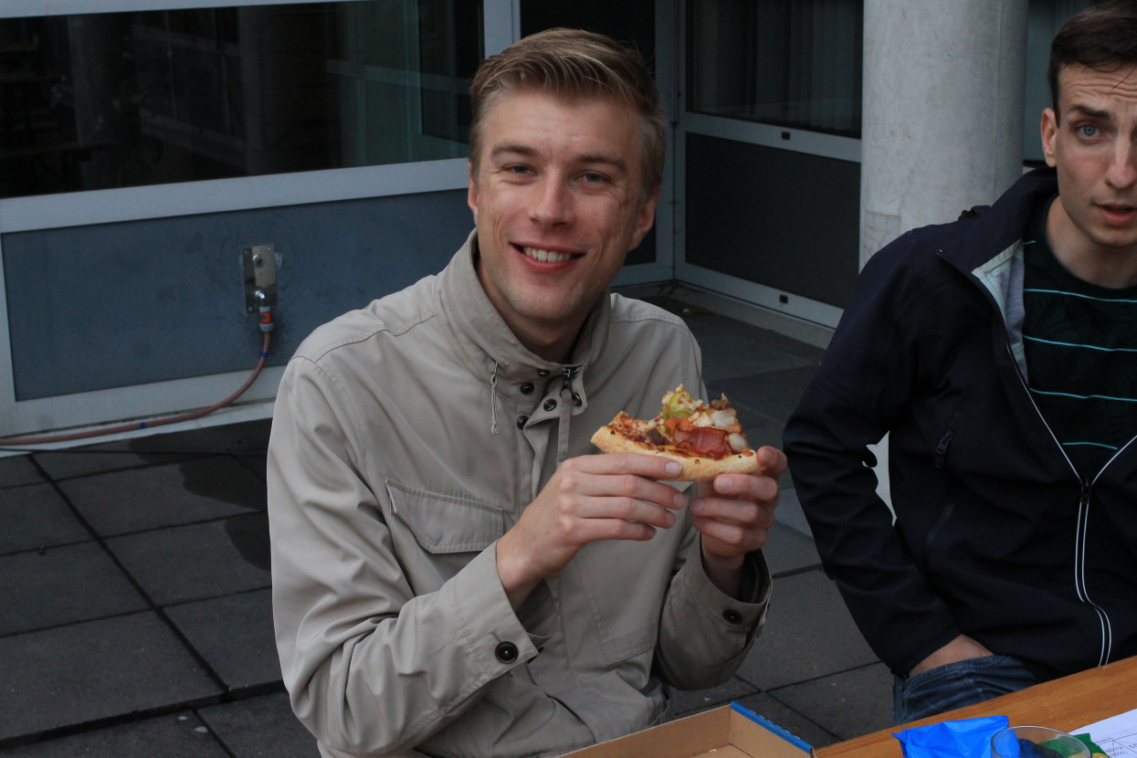 'Raad het volkslied'-borrel