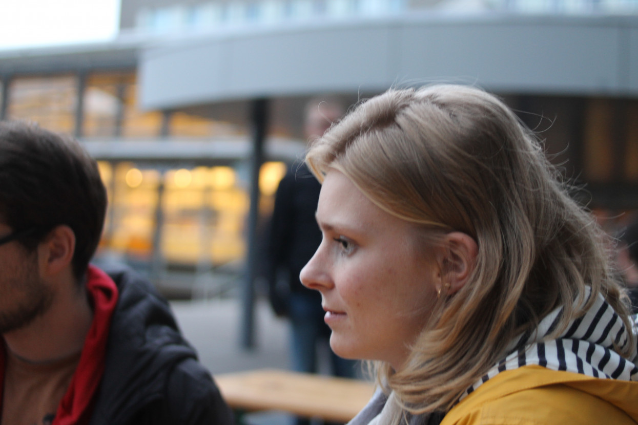 'Raad het volkslied'-borrel