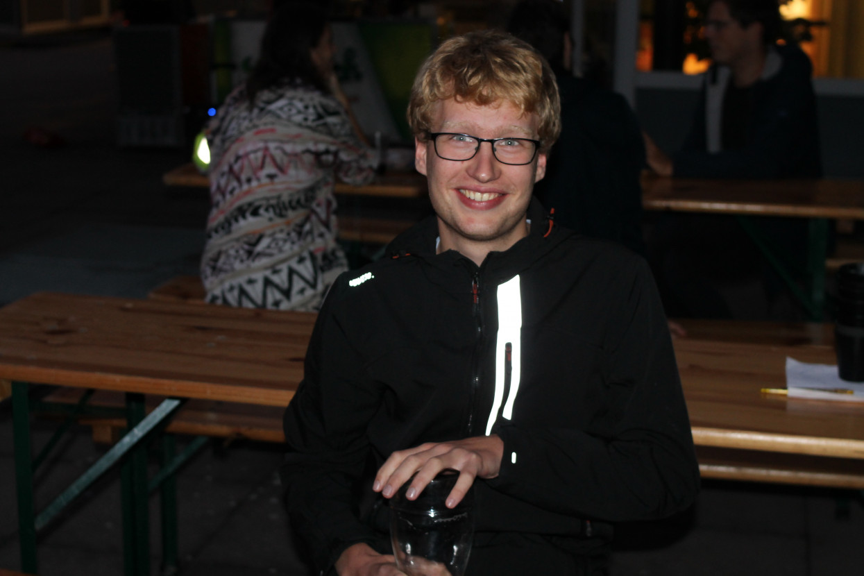'Raad het volkslied'-borrel