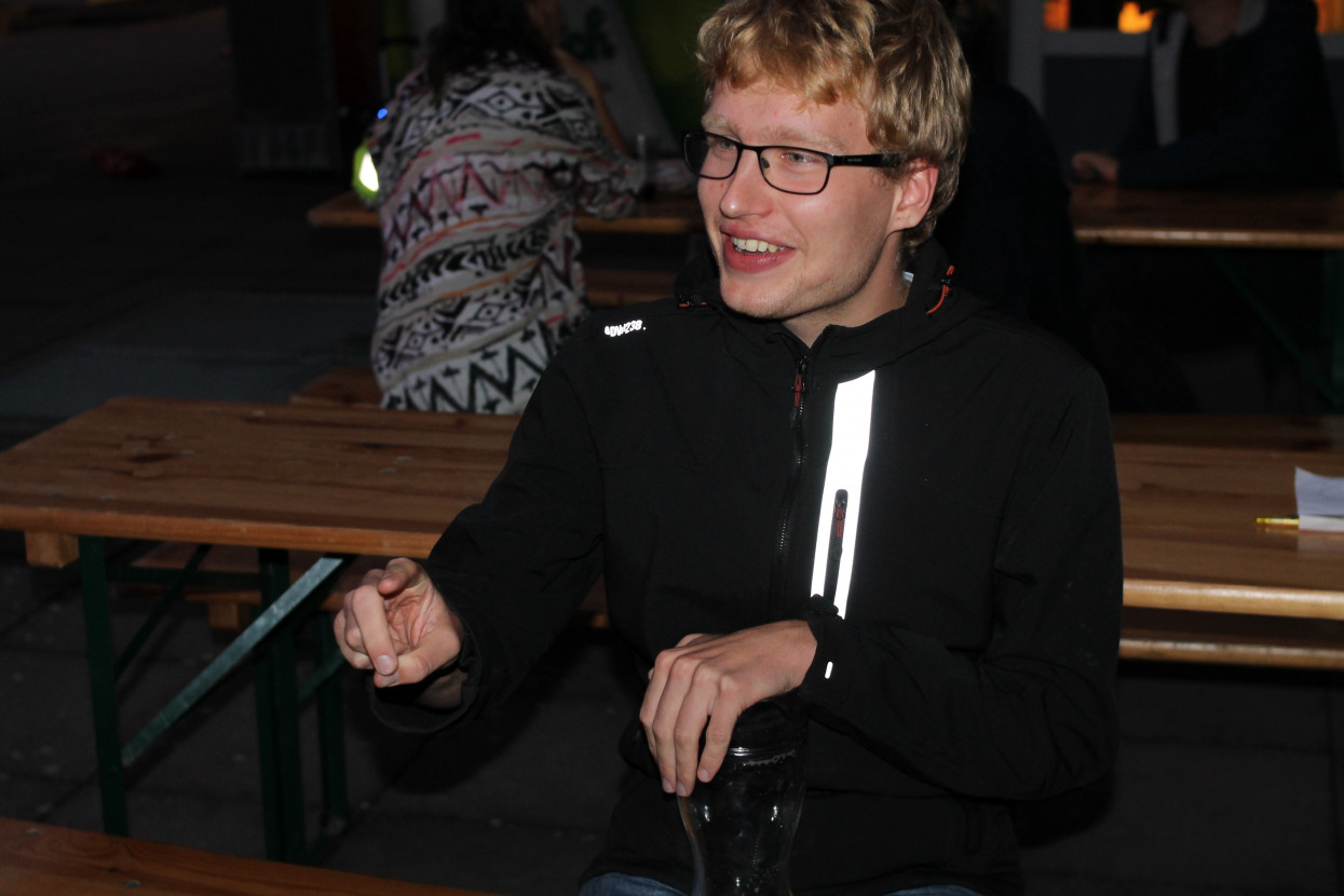 'Raad het volkslied'-borrel