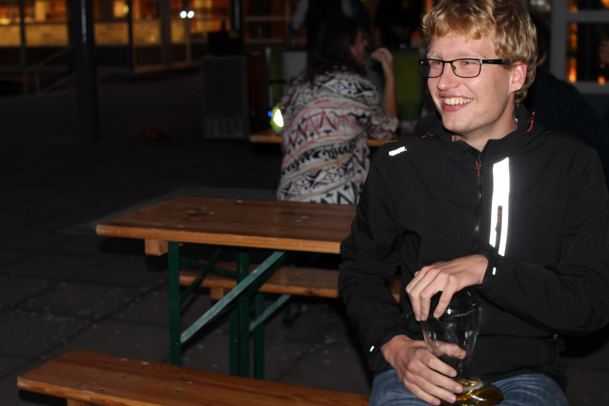 'Raad het volkslied'-borrel