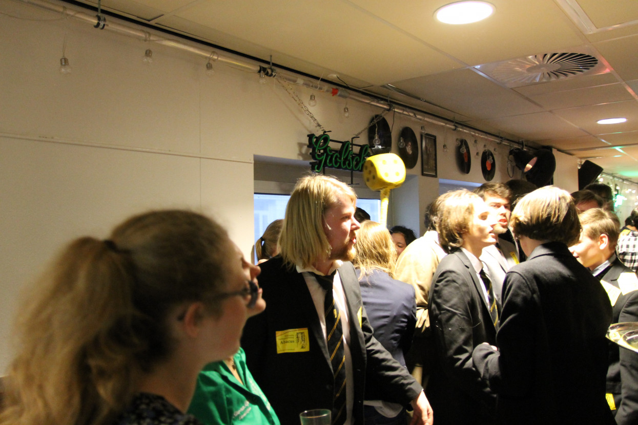 Constitutie borrel