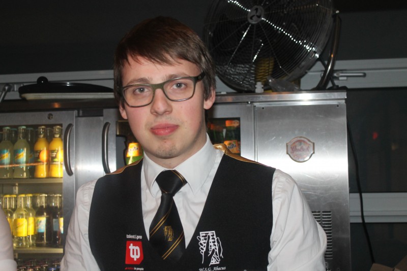 Ik-haal-liever-bier-dan-tentamens borrel