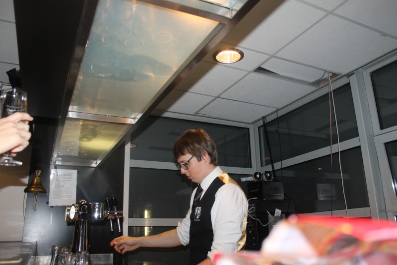 Ik-haal-liever-bier-dan-tentamens borrel