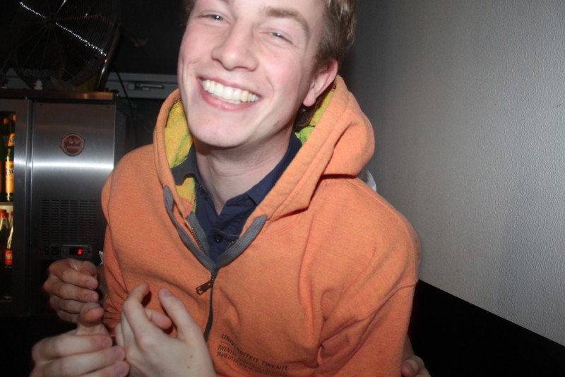 Ik-haal-liever-bier-dan-tentamens borrel