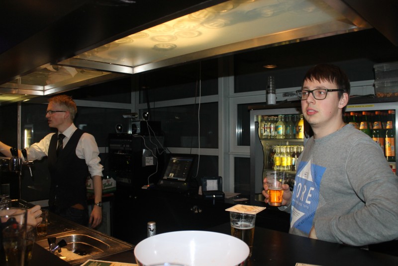 Raad de plaat borrel