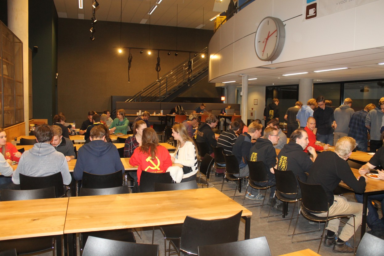Dies avondeten en borrel