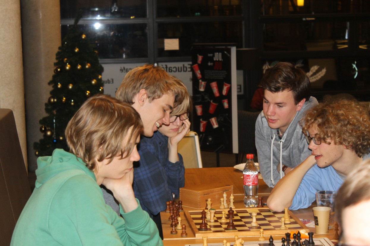 Dies avondeten en borrel