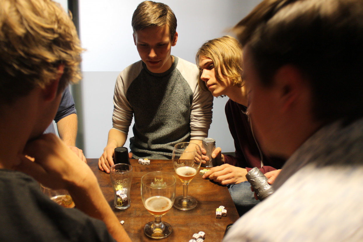 De La Trappe-trap en Grimbergen-berg borrel