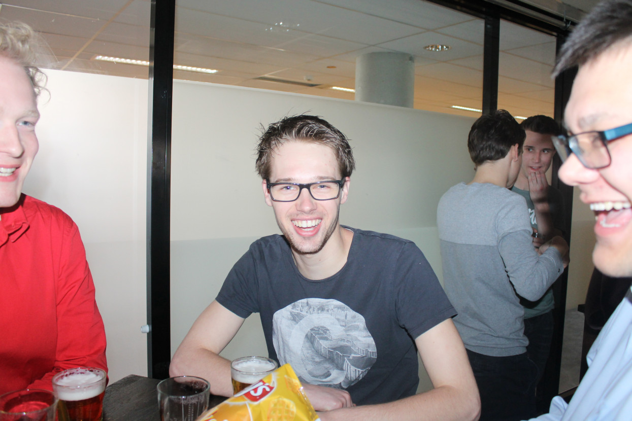 Kandidaat-bestuur bekendmakingsborrel