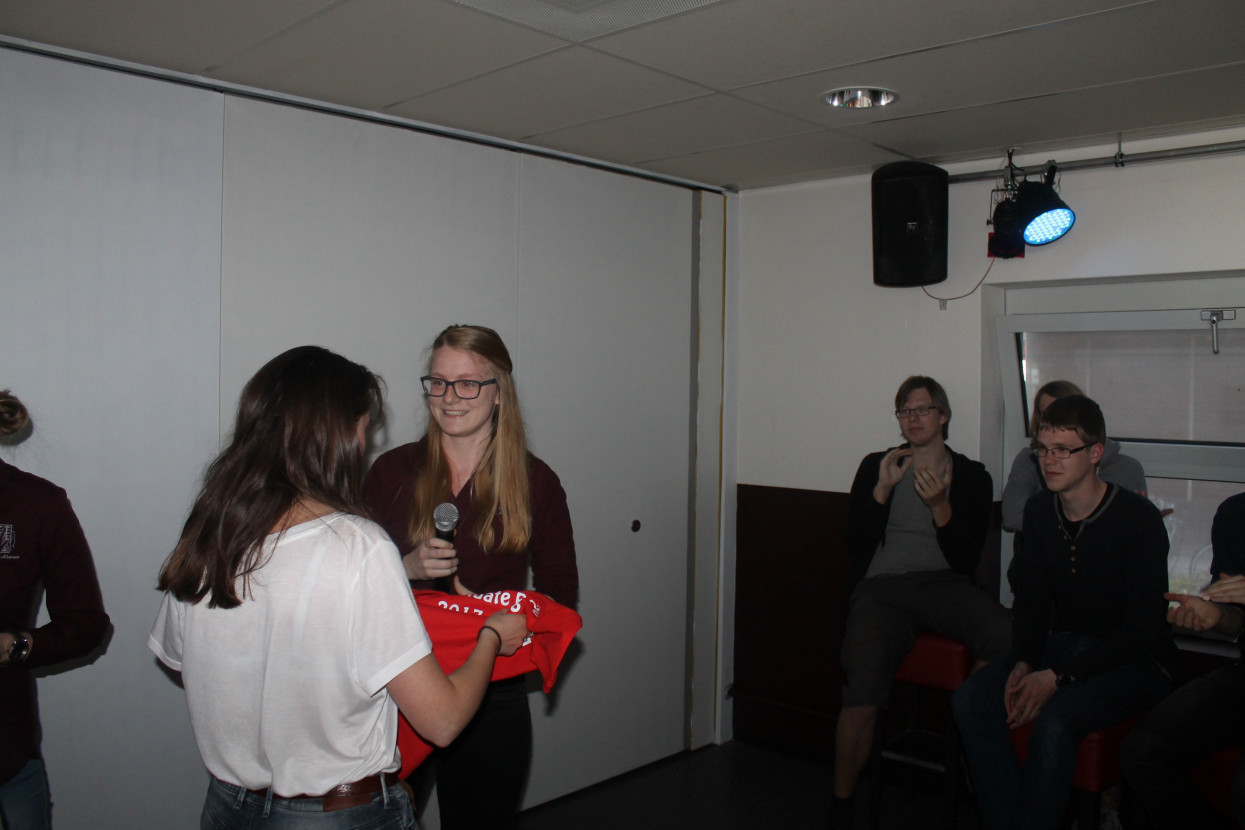 Kandidaat-bestuur bekendmakingsborrel
