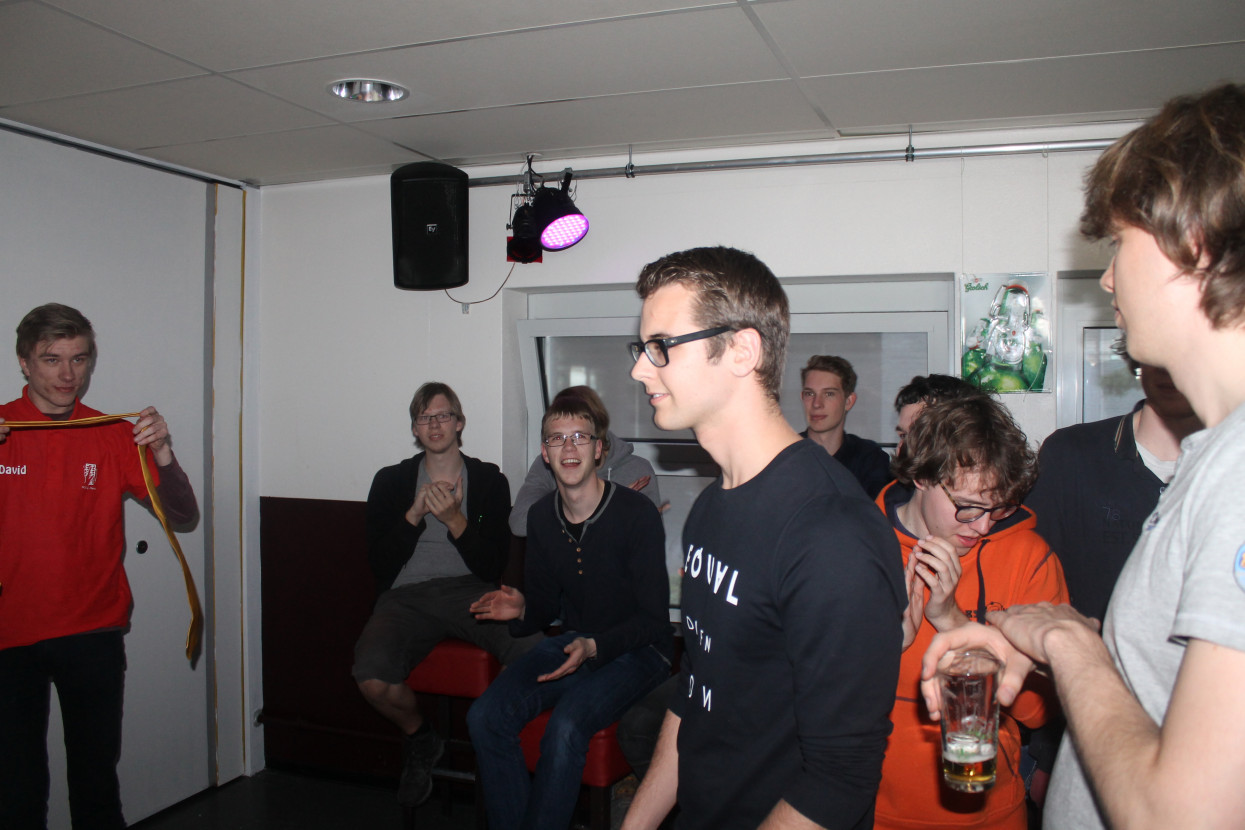 Kandidaat-bestuur bekendmakingsborrel